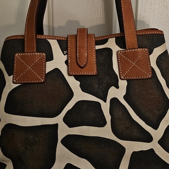 Dooney & Bourke Vintage Giraffe Shopper tote in canvas with leather trim EUC - Picture 4 of 15